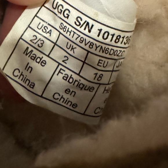 NEW UGG booties, size 2/3 (baby/walker) - Picture 3 of 7